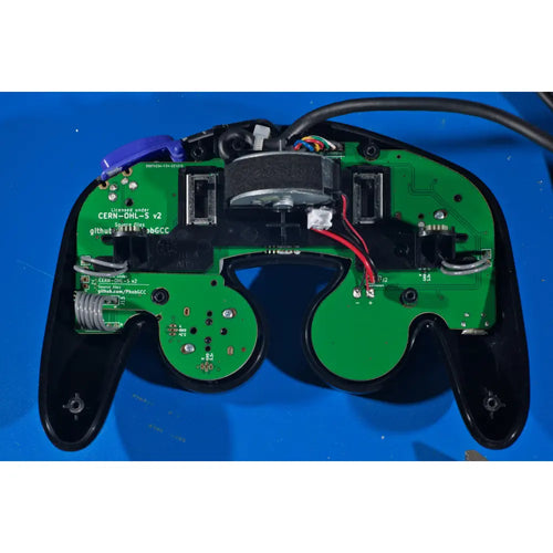 Elecrow PhobGCC v2.0.5 Gamecube Controller Motherboard - Green w/ Black Handle Shell